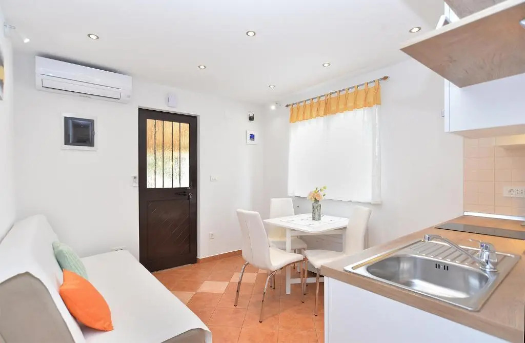 Apartment 1064