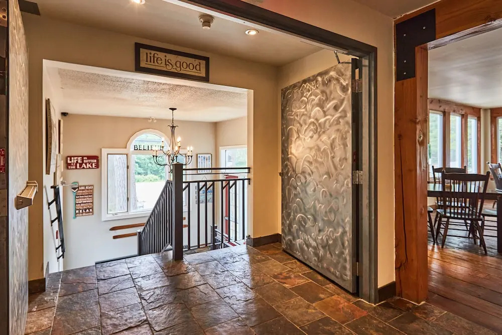 Pine Lodge Inn