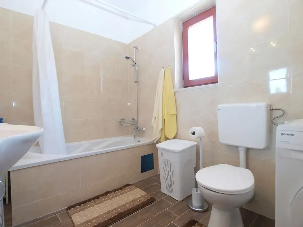 Apartment 1611