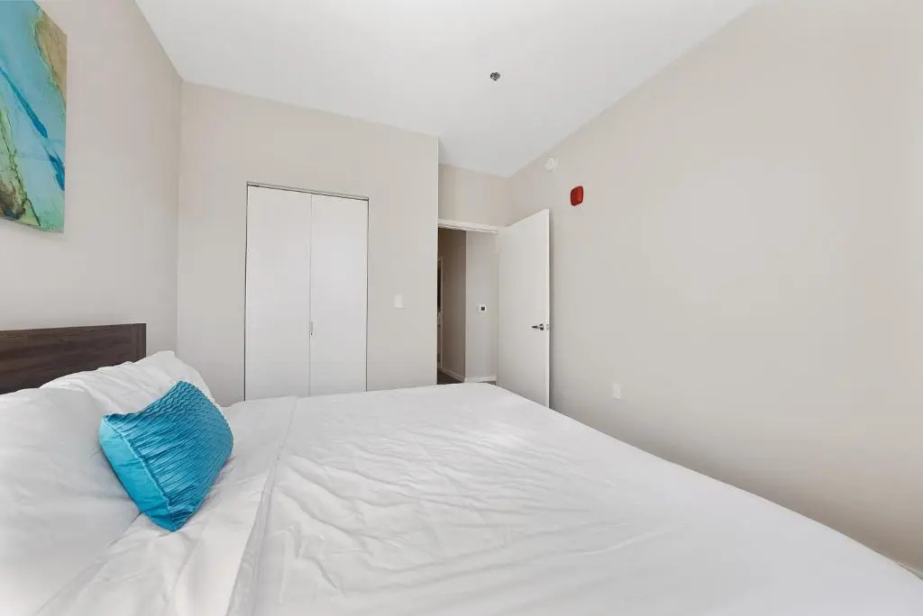 Spacious Insta-worthy Oasis steps from Night Life 360