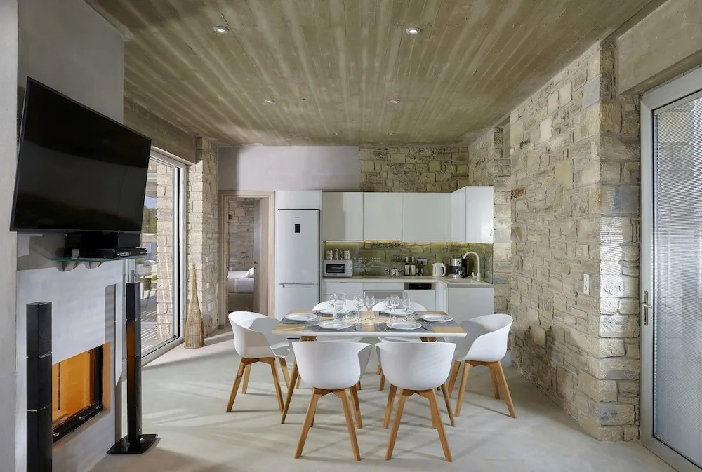 Kouros Villa