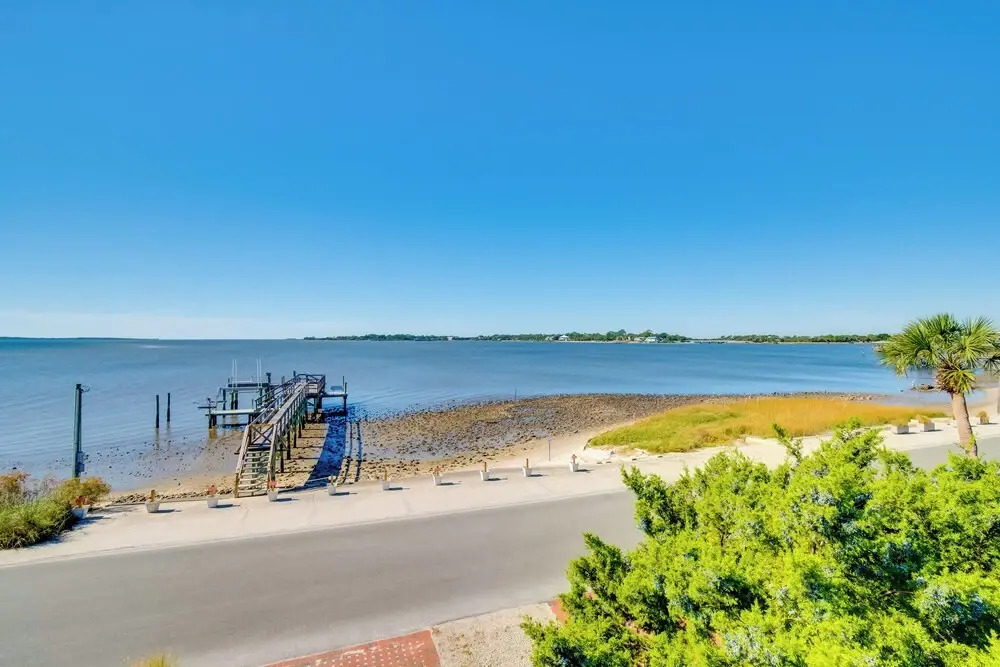 Oceanfront Oasis in Cedar Key w/ 2 Balconies