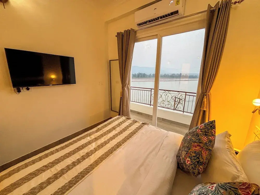 The Neeraj Ganga Rajmahal Wellness With Ganga View