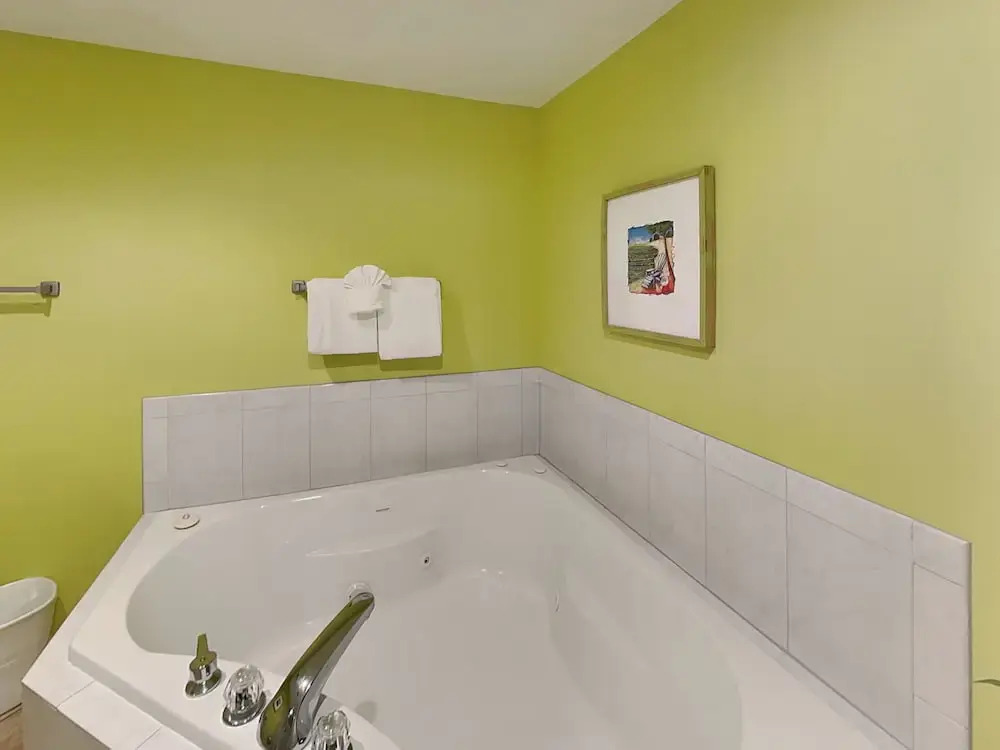 Admiral's Quarters #1406 by Southern Vacation Rentals