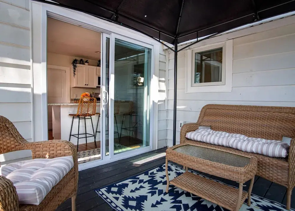 Lakeview Getaway With Hot Tub