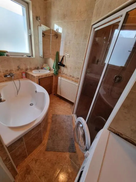 Balaton House
