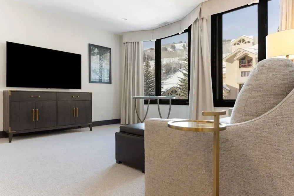 Luxury 3 Bedroom Condo In The Heart Of Beaver Creek Village With Heated Pool