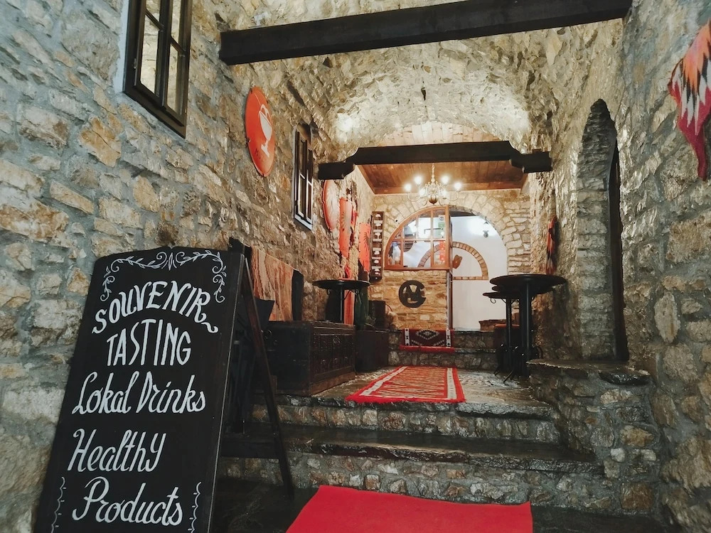 Guva Mangalem Boutique Hotel & Restaurant -Berat Old Town View