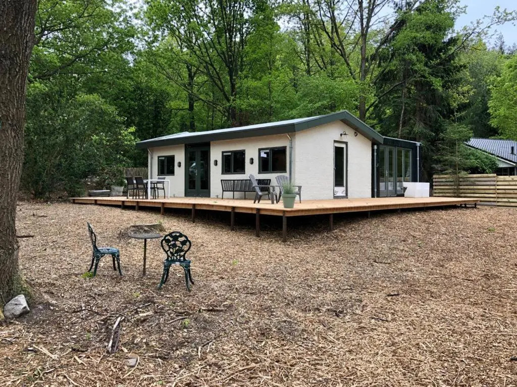 Stijlvolle bungalow nabij prachtige zwempoel