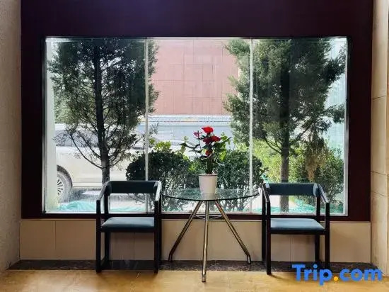Rezen Hotel