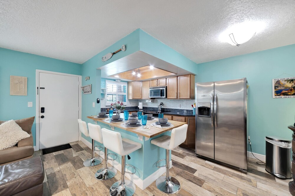 Newly Renovated 2 Beds 2 Baths Condo in St Pete Beach