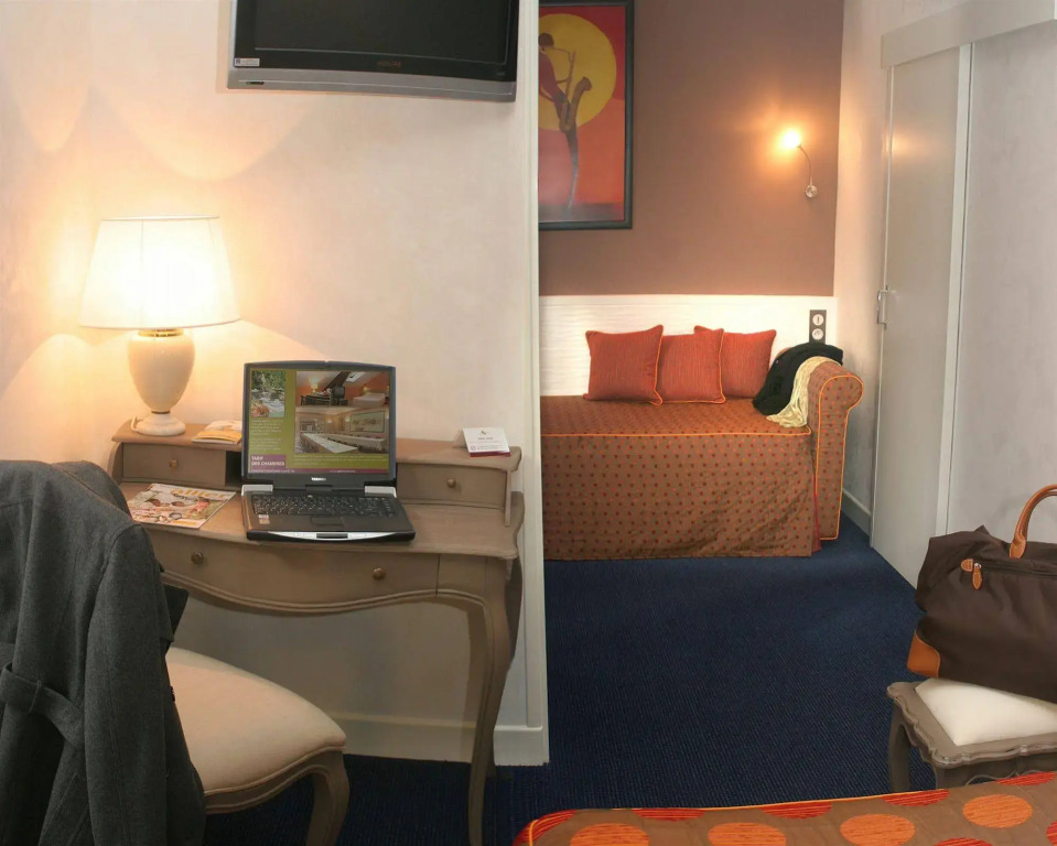 HOTEL ARVERNA VICHY - ClTHOTEL