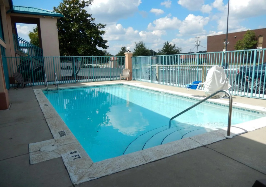 Motel 6 Pensacola, FL - NAS