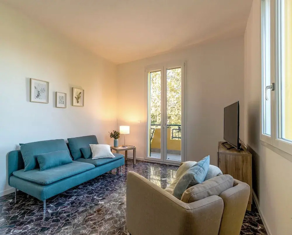 Room-charming Guest Room in Frassino wit