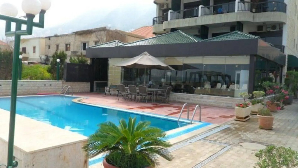 Holiday Suites Hotel & Beach Resort