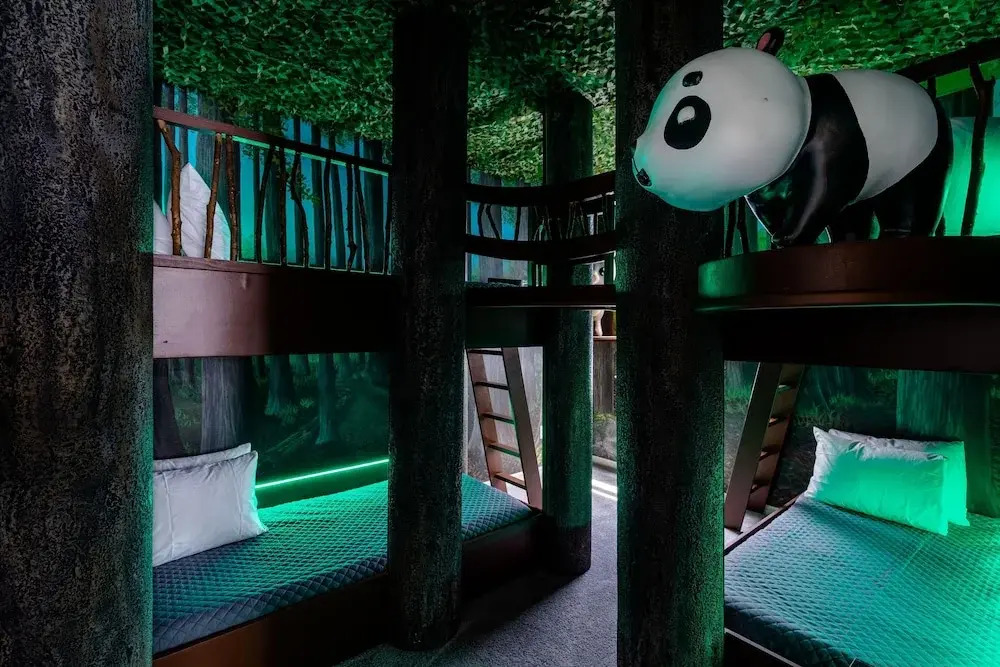 Sr015v: 9 Bed, Treehouse, Avengers, Ping Pong by Villatel