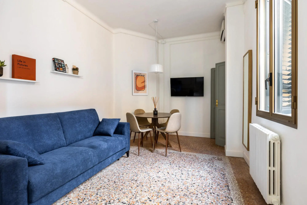Nazario Sauro 14 - Bilocale con balcone