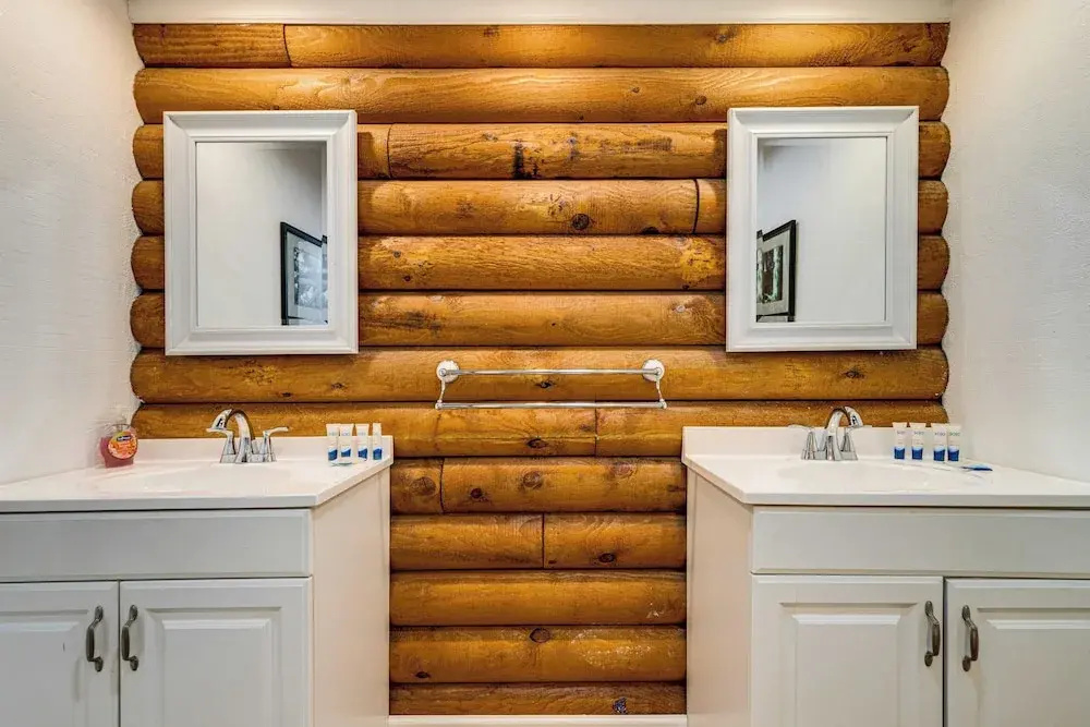 Artful Craftsman by Avantstay Sleeps 12 Hot Tub, Firepit, and Pond Gatlinburg + National Parks