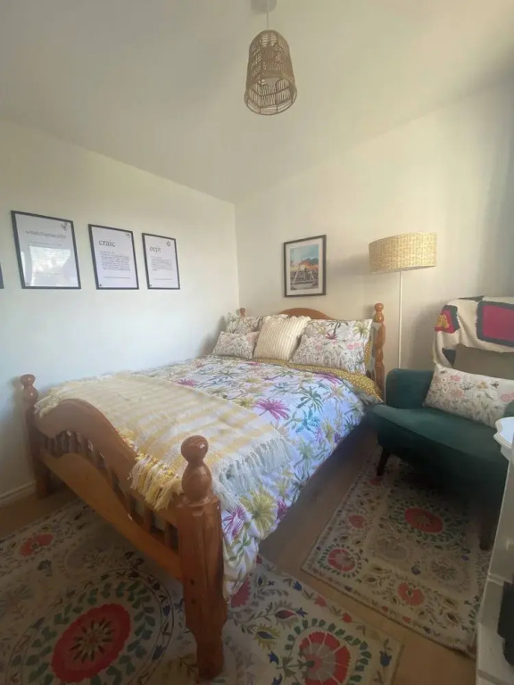 R and B Cosy Cabin