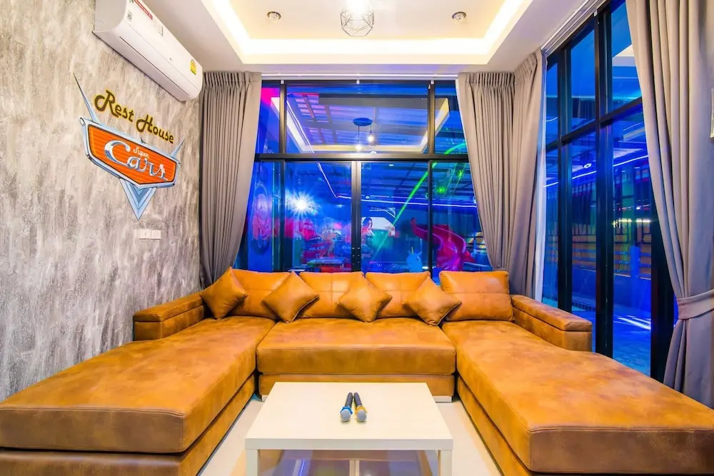 Rest House Supercar Pool Villa