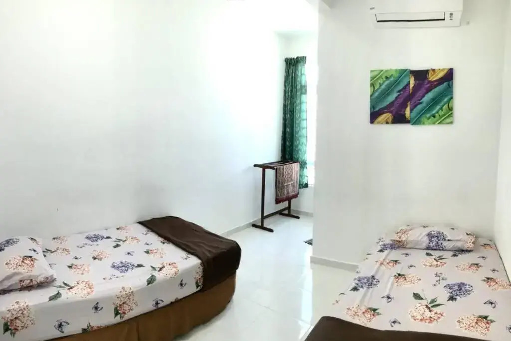 Near Draw Bridge and KT City - Ivana Homestay Unit E