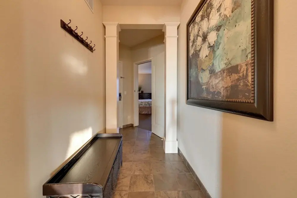 Cozy Holiday Getaway: Branson Condo 3 Mi to Dtwn!