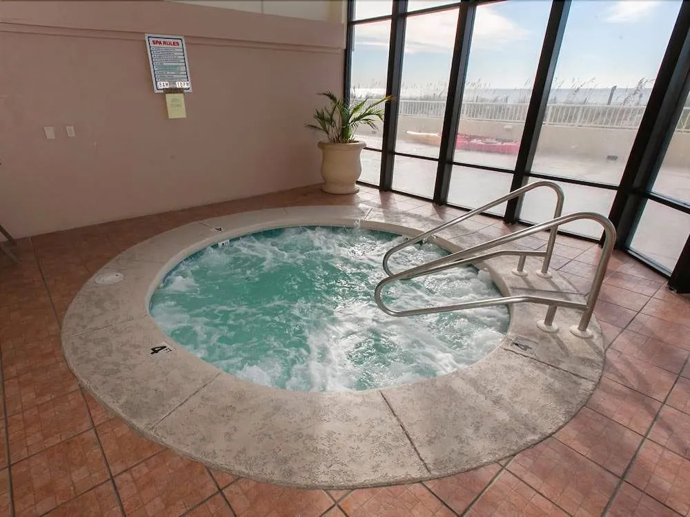 Summerchase 1006 - 3 Br condo by RedAwning