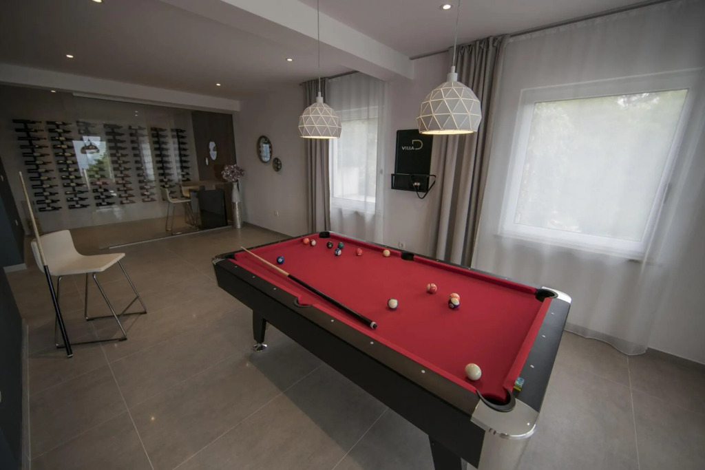 D in Postira with 7 bedrooms and 7 bathrooms