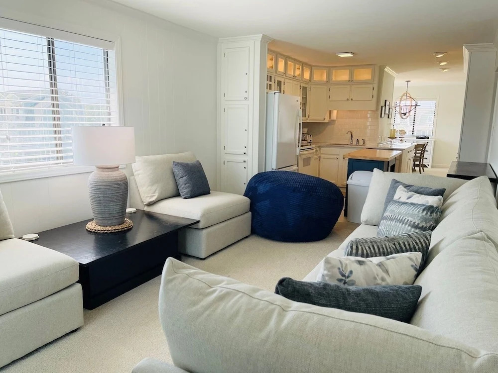 The Skipper 2 Bedroom Condo by RedAwning