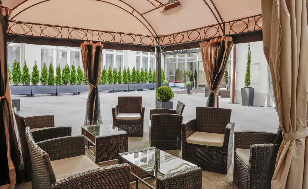 Hotel Garden Court