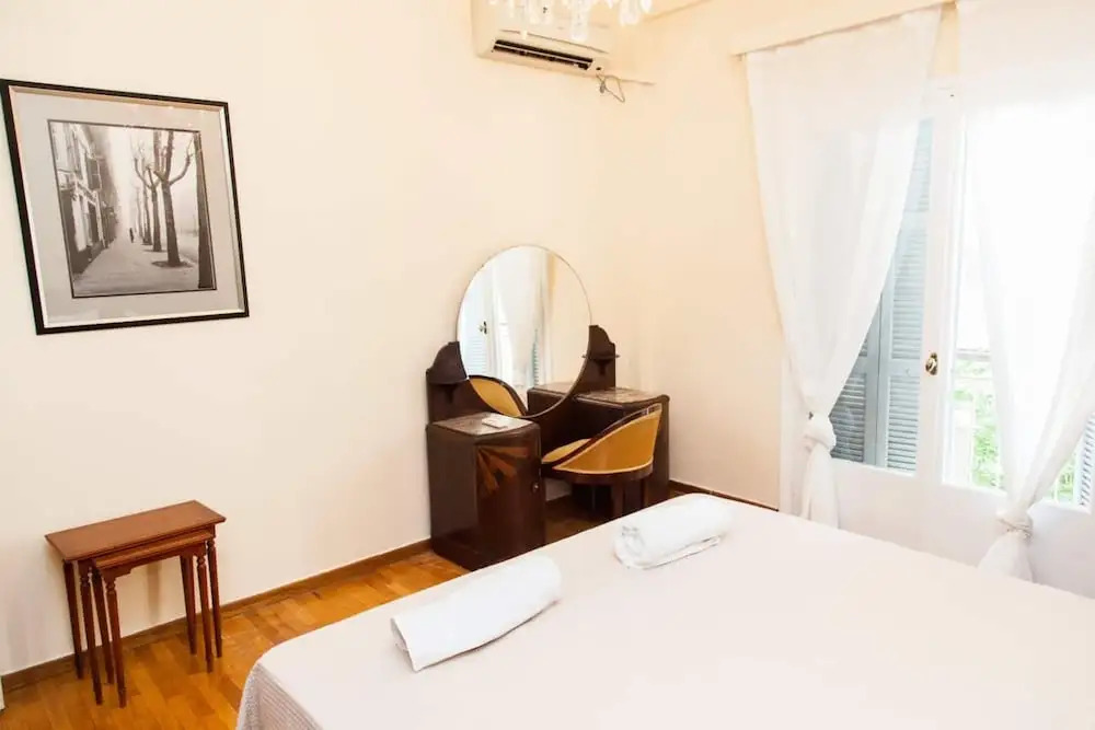 Renovated apt in the Heart of Piraeus