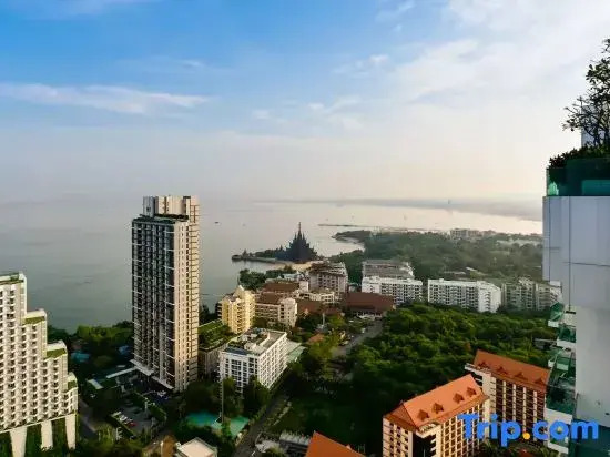 Wongamat Tower Duplex 1-Bedroom Free Electricity