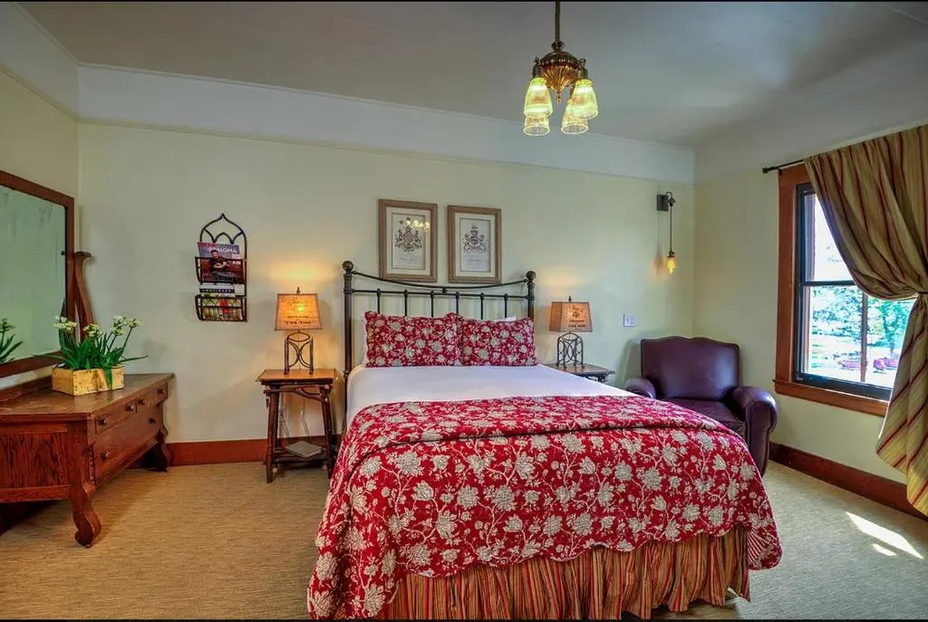 Sonoma Hotel
