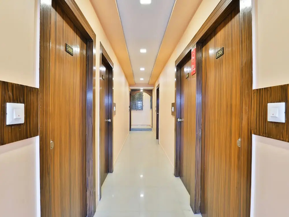OYO 12196 Hotel Mayur Park Residency