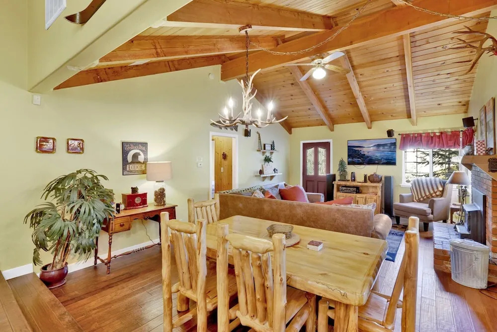Lazy Bear Lodge Central Retreat by Big Bear Vacations