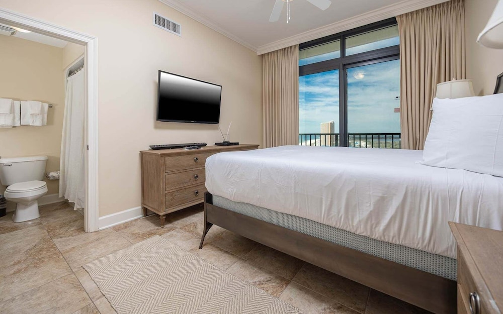 The Oasis 1801 Formerly Phoenix West Ii 1801 4 Bedroom Condo