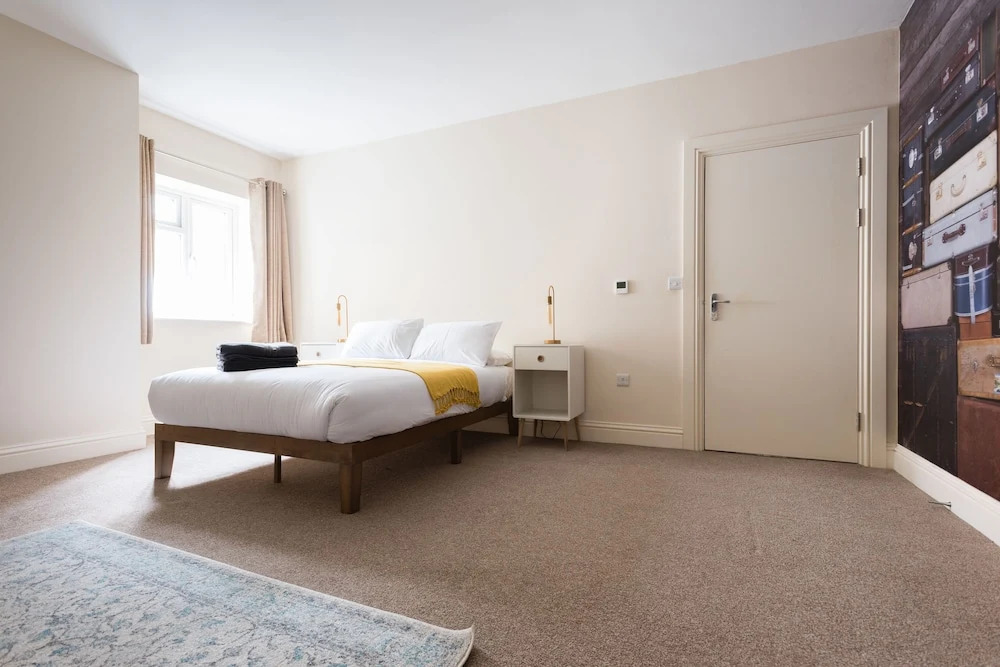 The Broadmead Jungle - Lovely & Central 3BDR Apartments	