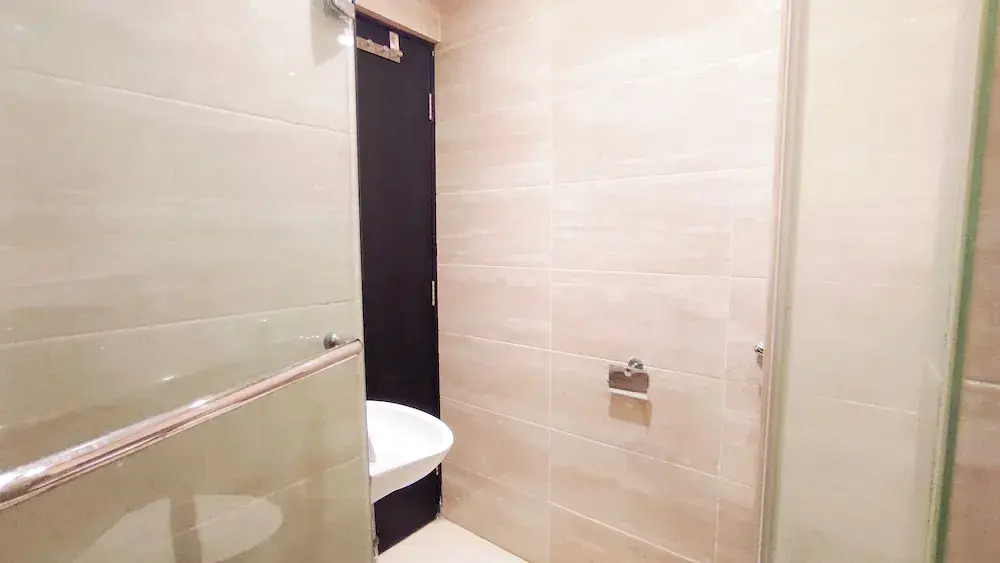 Premium and Restful 3BR in City Center at Kondominium Regensi Apartment