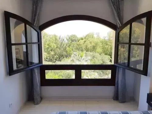 ☆Stylish 2br with Views To the Sea & Near Golf