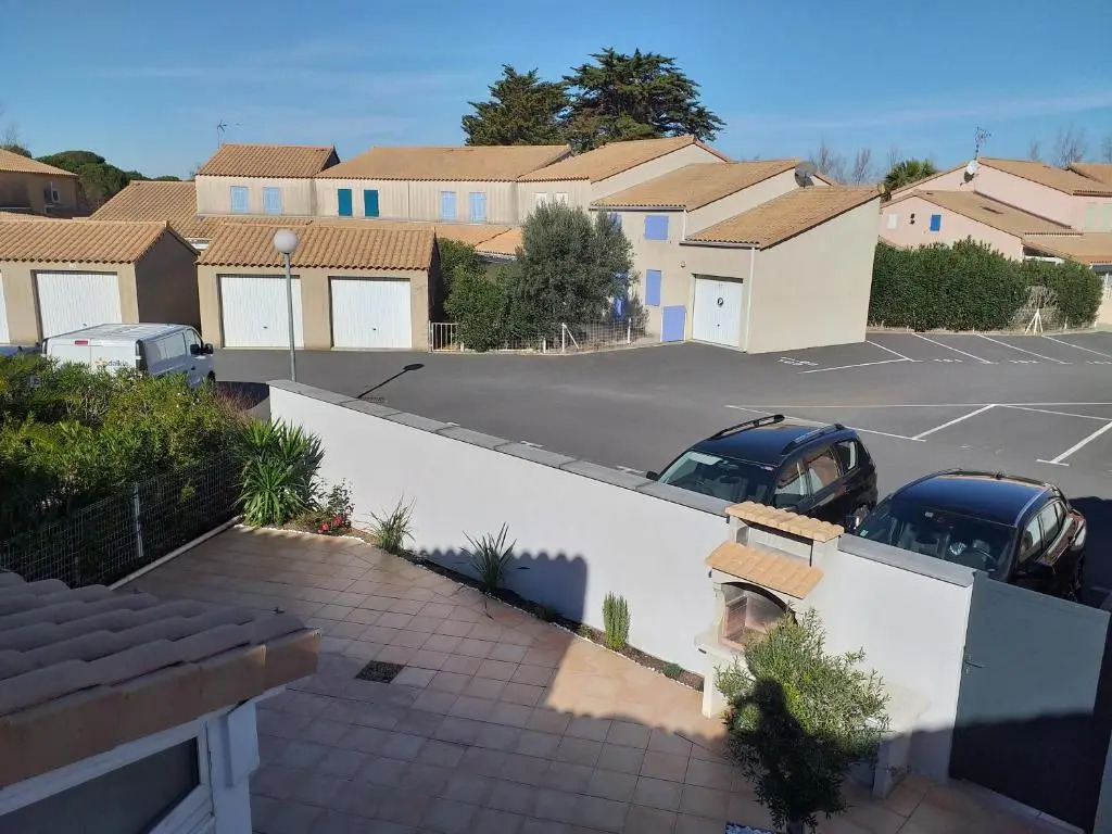 Villa tout confort à 500m de la plage dans résidence privée avec piscine - 3 chambres, 2 salles de bains, Climatisation, WIFI, parking privé