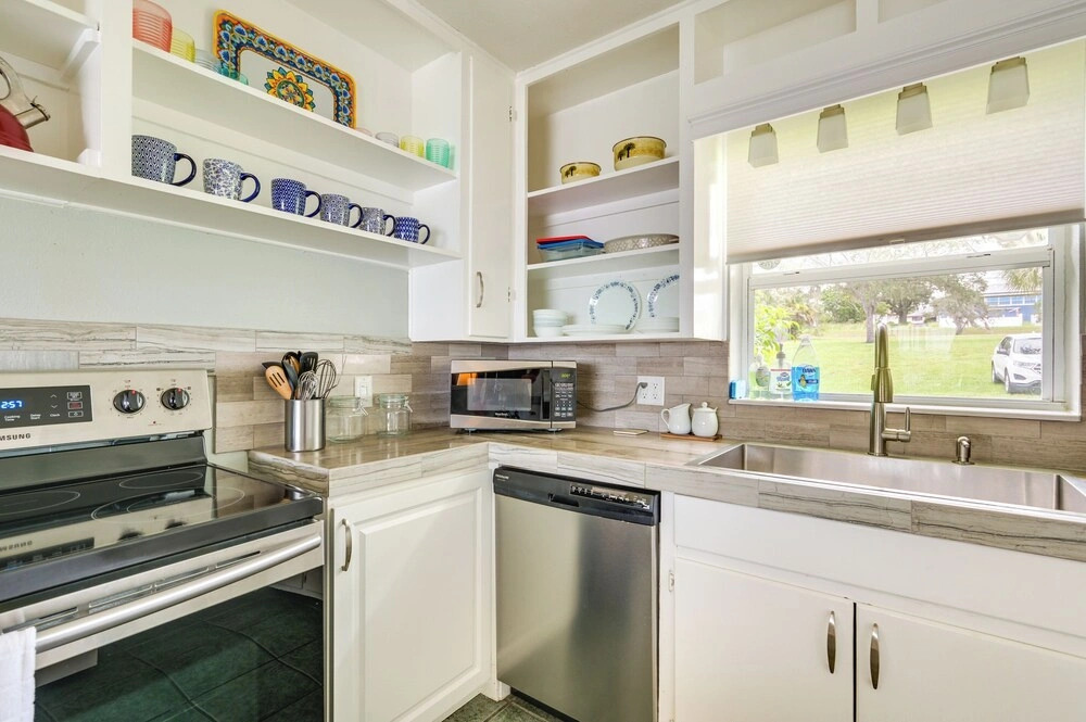 Sunny Lake Wales Getaway - 1 Mi to Downtown