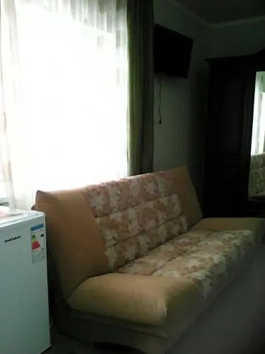 Guest House on Samburova 77