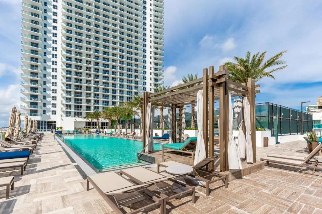 Spacious 3 Bedroom at Hyde Beach House 12th floor