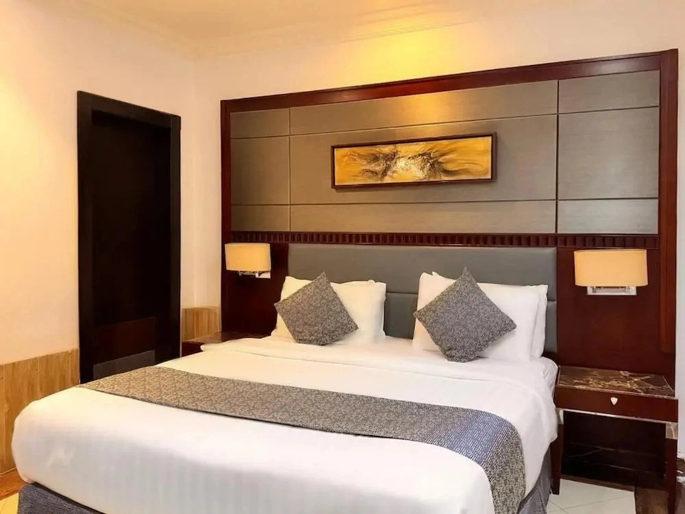 Quiet Rooms 12