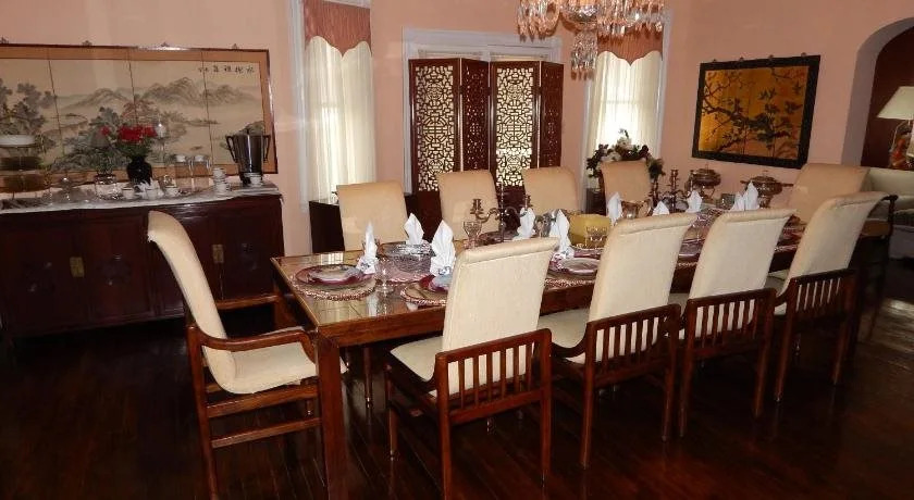 Château sur Mer Bed & Breakfast