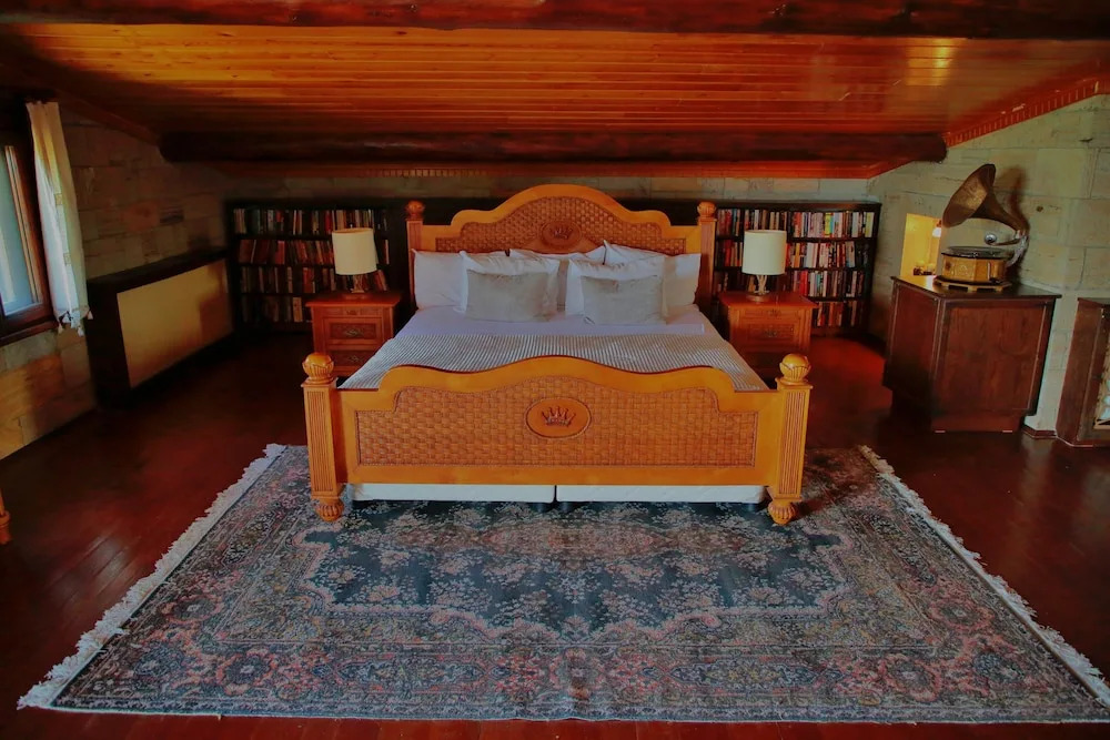 The Mira House