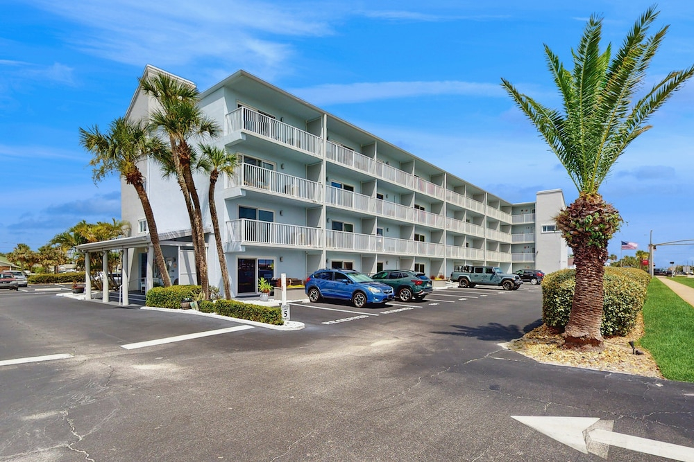 Mariners Cove 302