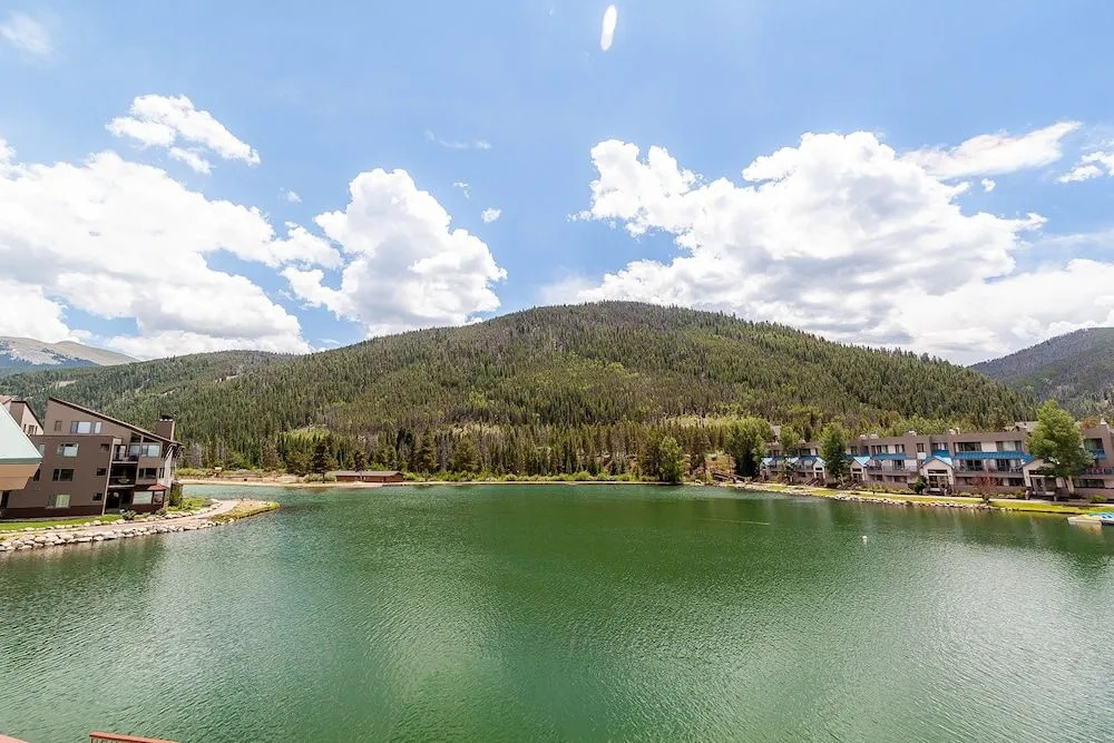 Lakeshore #1533 - 1 Br Condo