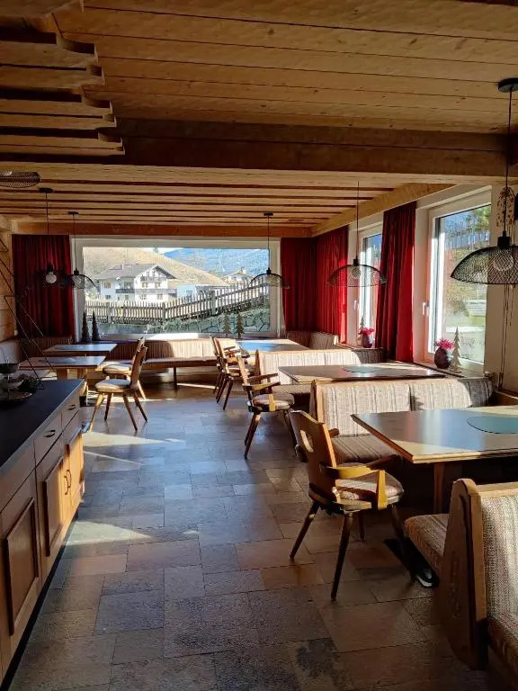 Alpinum Hostel Biberwier - Günstige Privatzimmer in der Zugspitz Arena