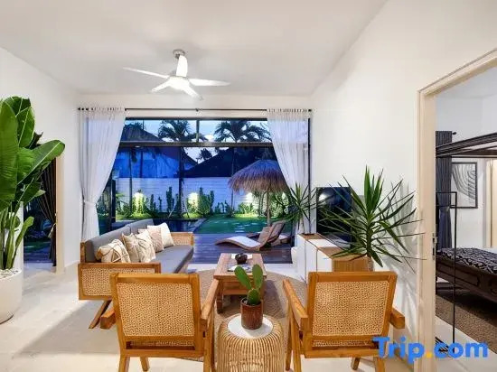 Seminyak Umalas Satu Bali Lux 3BR 9 mins to Beach